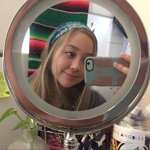 Meet your Posher, Ella